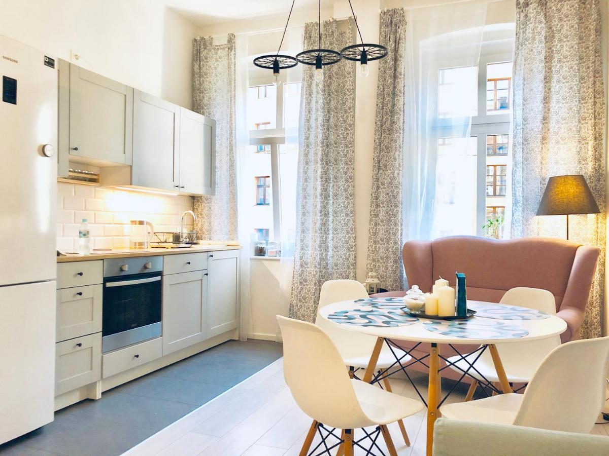 Apartament Delux 2 Legnica Ul. Kominka 16 Appartement Buitenkant foto